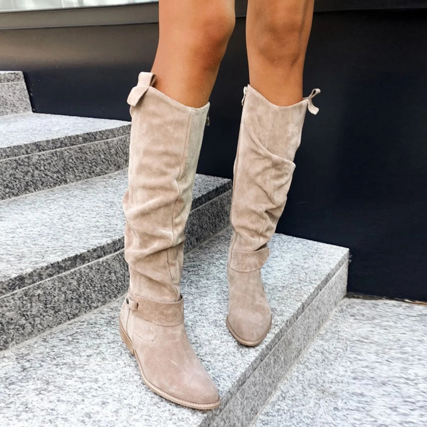 Winter Snow Boots: Roman Style