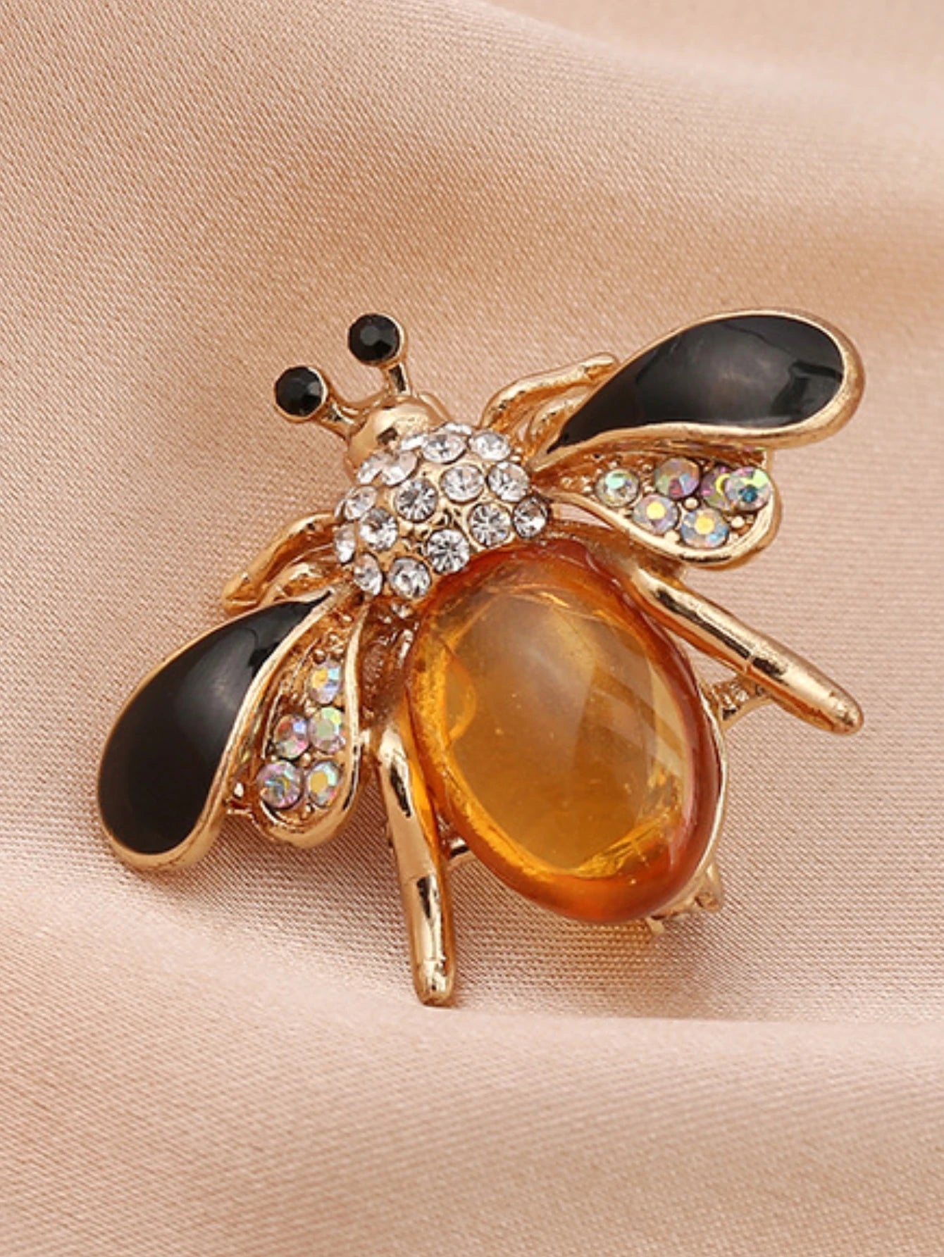 Pearl Bee Brooch Pin