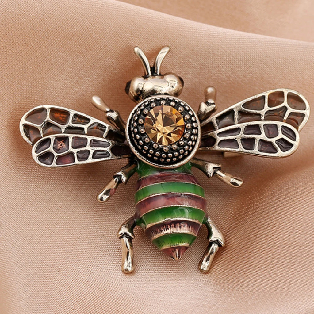 Pearl Bee Brooch Pin – Zinc Alloy Fashion Brooch for Women | Light Luxury Jewellery