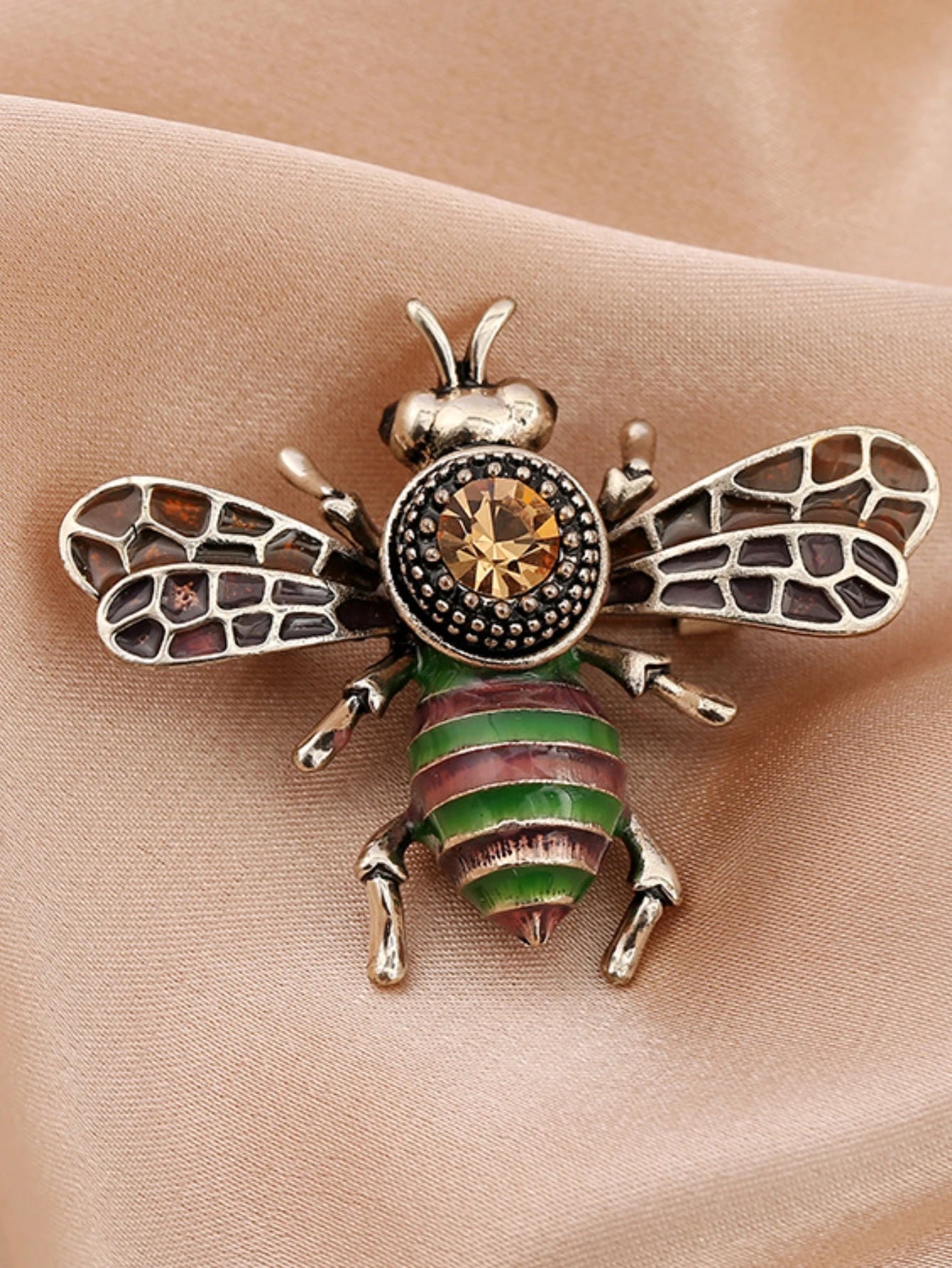 Pearl Bee Brooch Pin