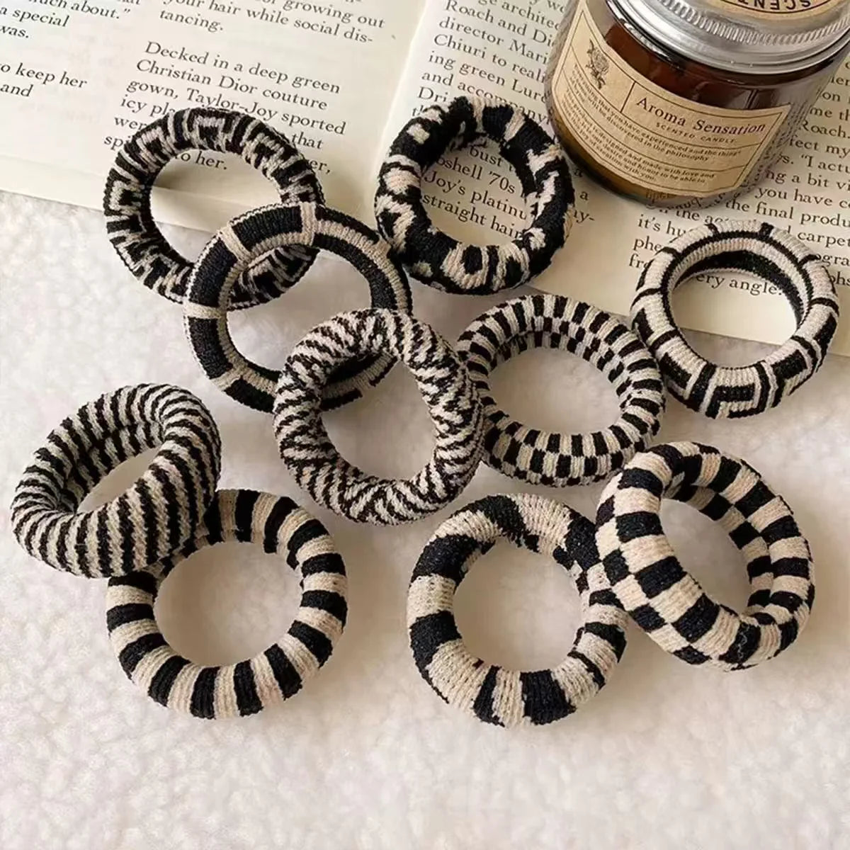Black And White Striped Thick Hair Tie - High Elasticity Seamless Hair Rope, Simple And Versatile Women'S Hair Accessory