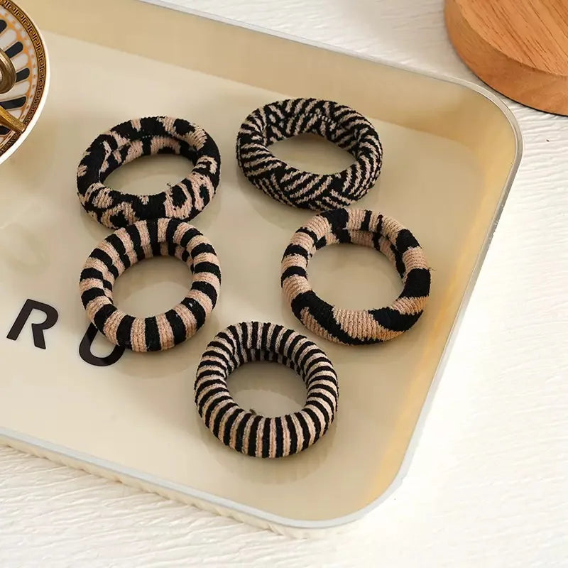 Black And White Striped Thick Hair Tie - High Elasticity Seamless Hair Rope, Simple And Versatile Women'S Hair Accessory