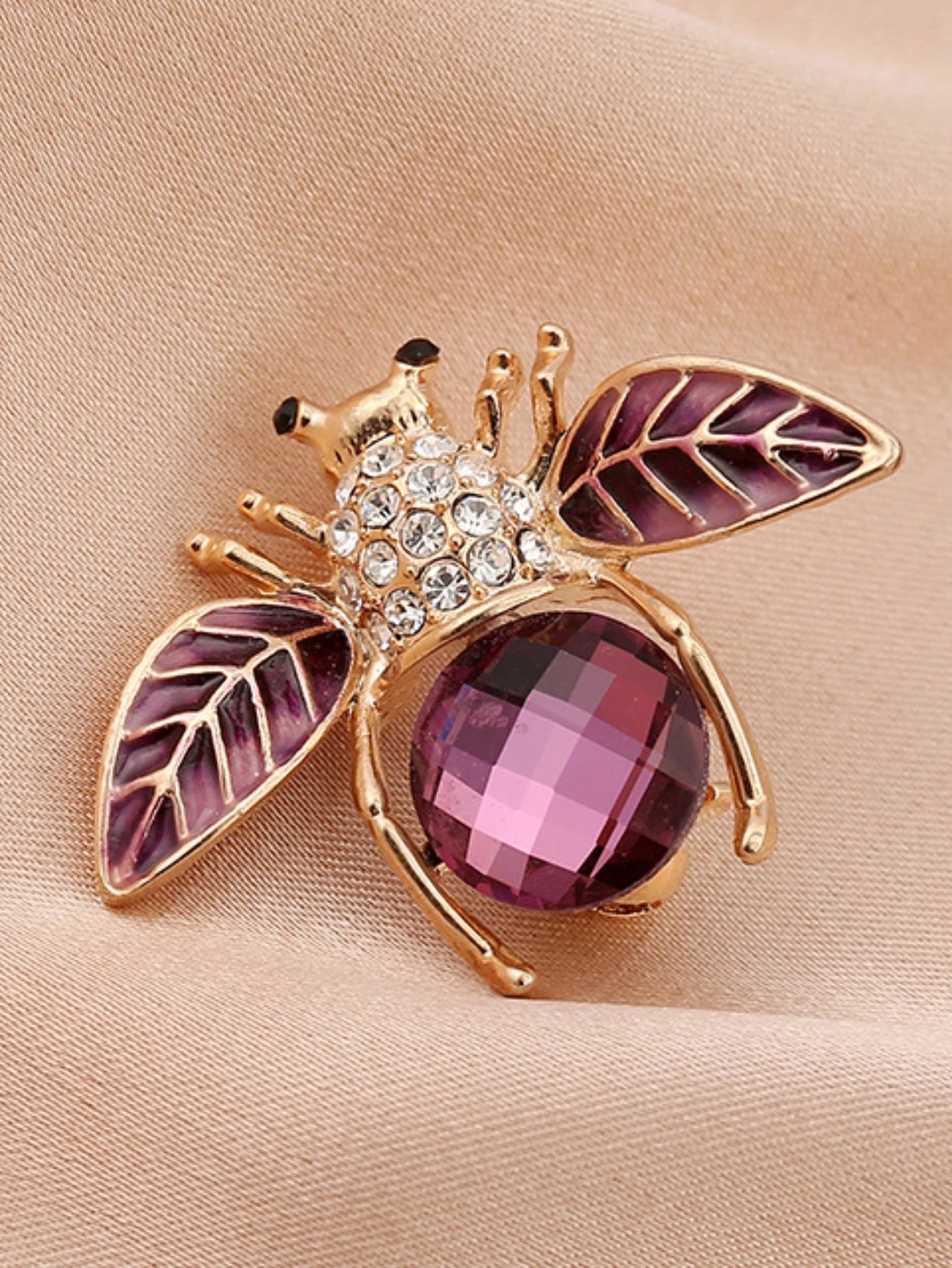 Pearl Bee Brooch Pin