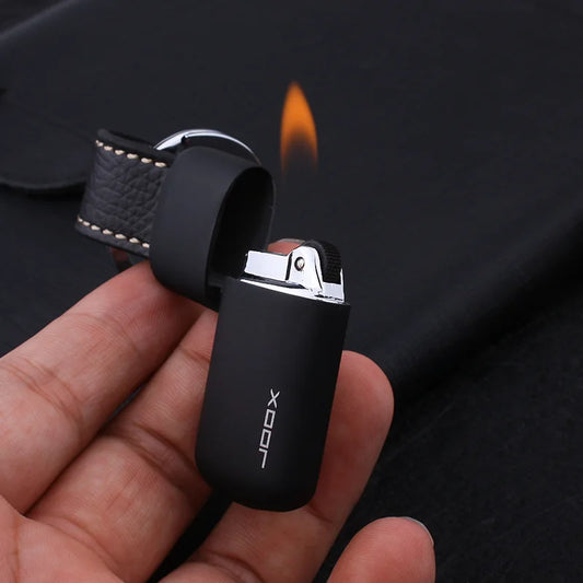 Brand New Mini Keychain Lighter Grinding Wheel Flint Butane Gas Cigarette Lighter Leather Pendant Cigarette Lighter Men Gadgets