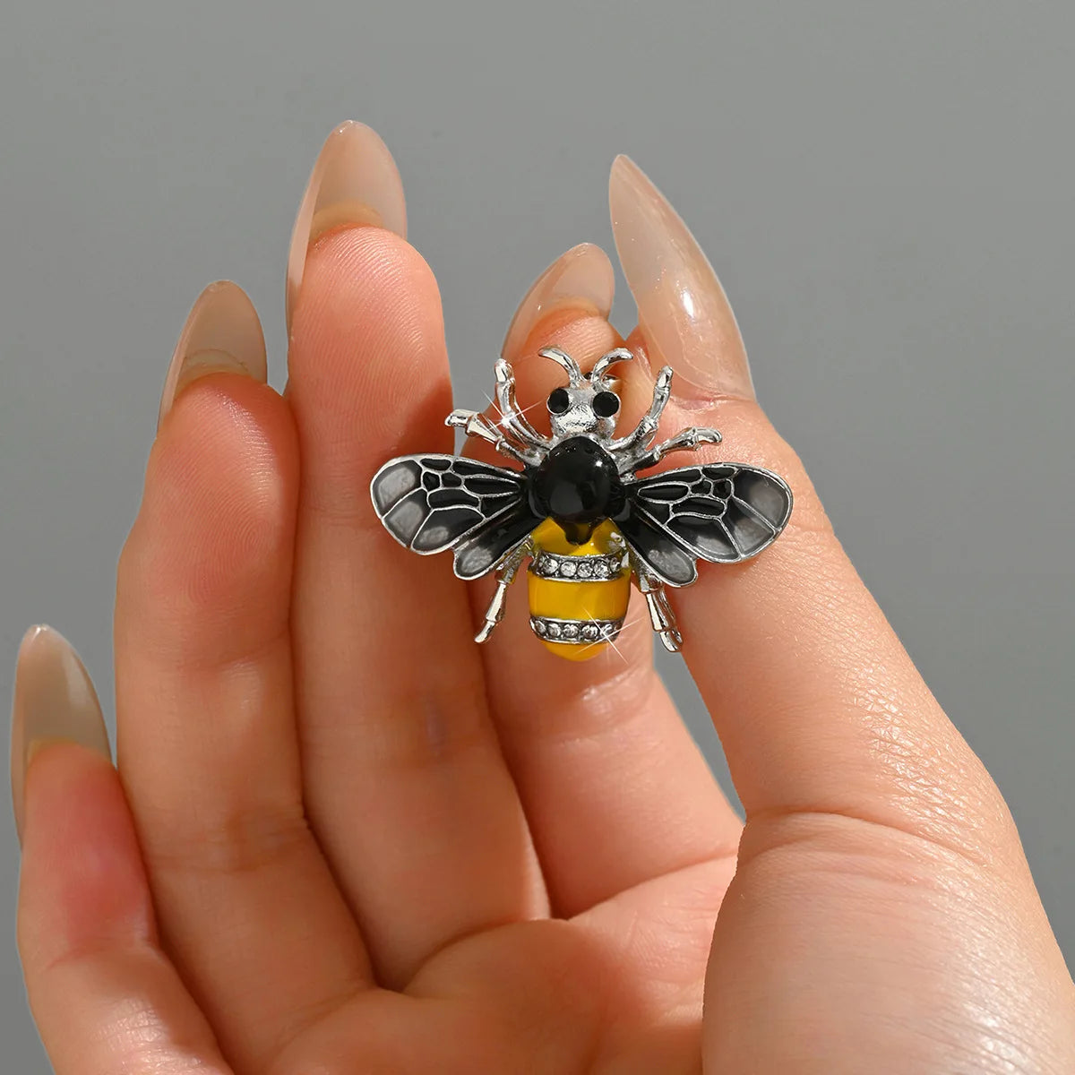Pearl Bee Brooch Pin